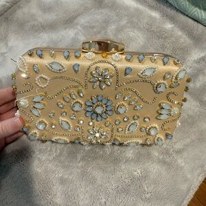 Studded clutch